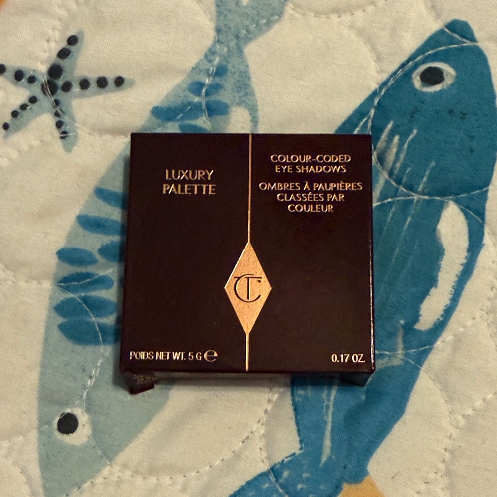 Charlotte Tilbury colour coded eye shadow luxury palette- the Rebel